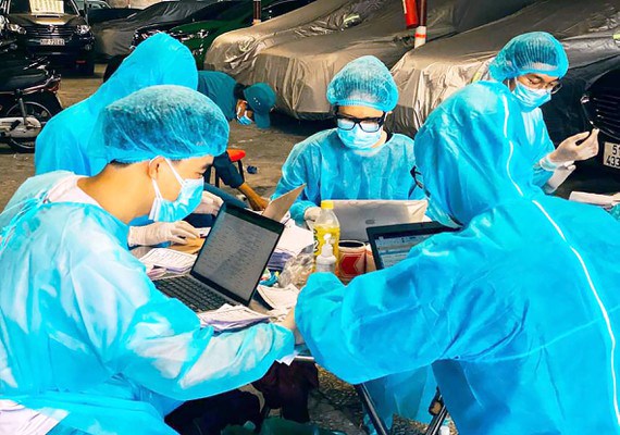 Sinh viên y dược tham gia phòng, chống Covid-19: Không chỉ là tình nguyện - Anh 2