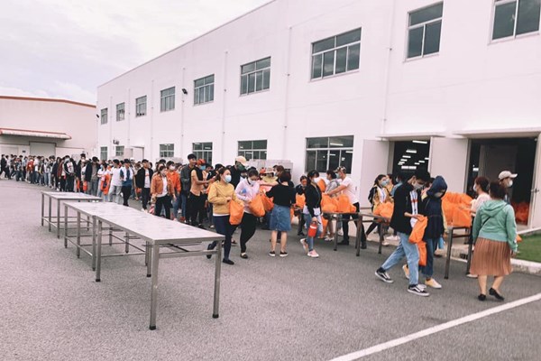 Quảng Ngãi: Phong tỏa công ty ở KCN VSIP do có một công nhân mắc Covid-19 - Anh 2
