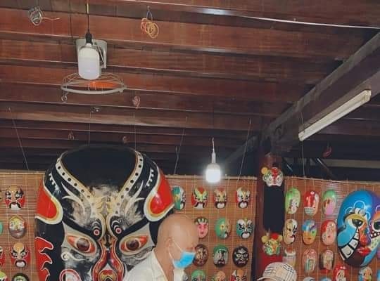 Quầy sách giáo khoa “0 đồng” của nghệ nhân “Mặt nạ thời gian” - Anh 2