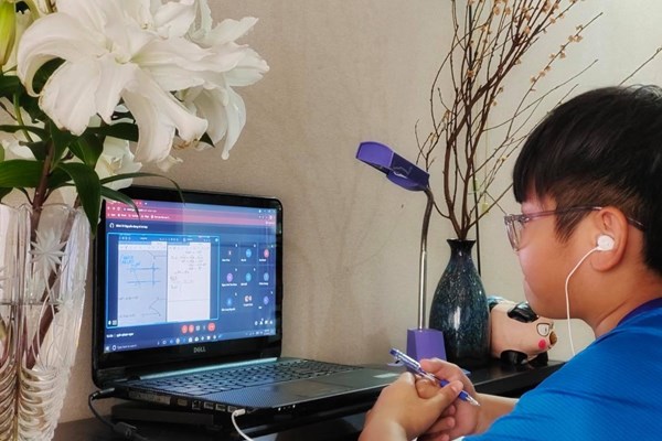 Không để học sinh nào bị bỏ lại phía sau trong dịch Covid-19 - Anh 2