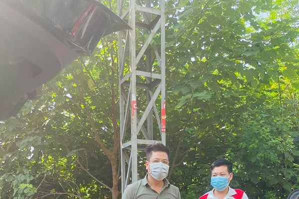 NSND Quốc Hưng “tiếp sức” sinh viên kẹt lại thành phố do dịch bệnh - Anh 3
