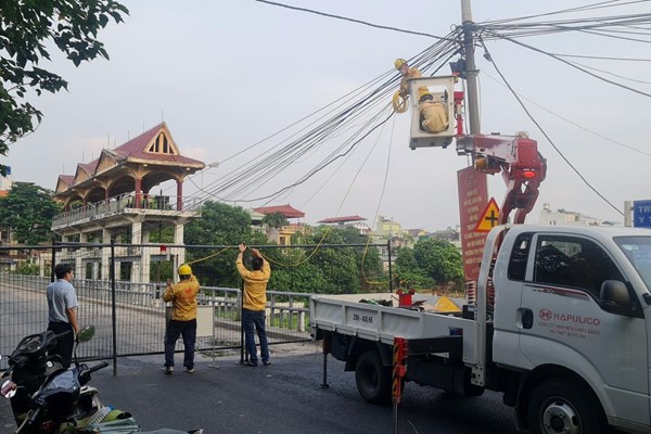 16 điểm cầu có rào chắn cứng người dân không qua được - Anh 2