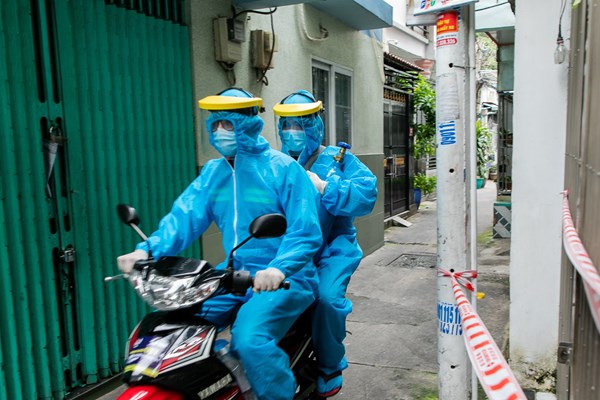 Khỏi Covid-19, chàng trai 16 tuổi xung phong chở oxy cho F0 - Anh 1