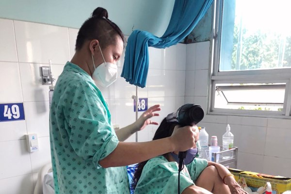 TP.HCM vận động các F0 đã khỏi bệnh tham gia chống dịch - Anh 1