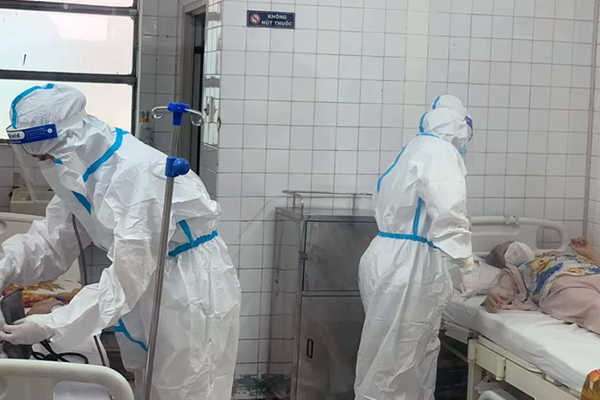 Điều trị kết hợp phục hồi chức năng cho bệnh nhân sau Covid-19 - Anh 1