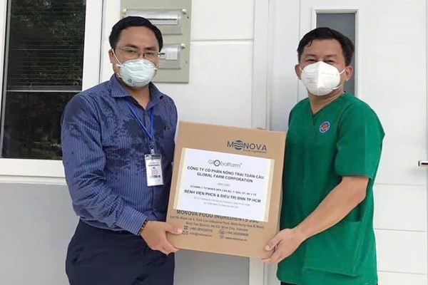 Sai phạm trong việc dùng “Thẻ công vụ”: Xử lý thế nào? - Anh 2