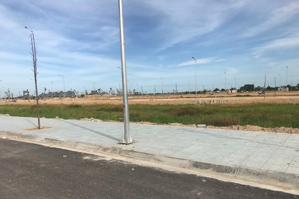 Tiep tuc thuc hien co hieu qua “muc tieu kep”, Thanh Hoa khuyen khich dau gia dat truc tuyen - Anh 1