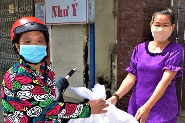 Chi hội trưởng phụ nữ đi đầu trong công tác phòng, chống dịch - Anh 1