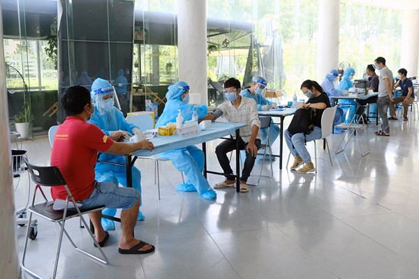 TP.HCM: Chấn chỉnh việc từ chối tiêm mũi 2 vắc xin cho người đã tiêm mũi 1 ở nơi khác - Anh 1