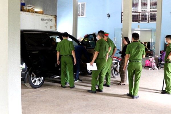 Bắt giam nhóm đối tượng nghi bảo kê tại cảng Hòn La - Anh 4
