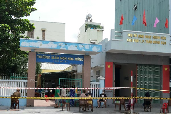 Người dân TP Quy Nhơn không đi test Covid-19 sẽ bị cưỡng chế - Anh 1