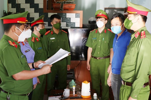 Quảng Bình: Bắt tạm giam tổng giám đốc công ty game lừa đảo - Anh 1