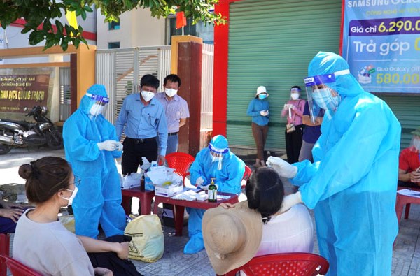 Quảng Bình: Phong tỏa chợ Ba Đồn vì xuất hiện 3 ca mắc Covid-19 - Anh 3
