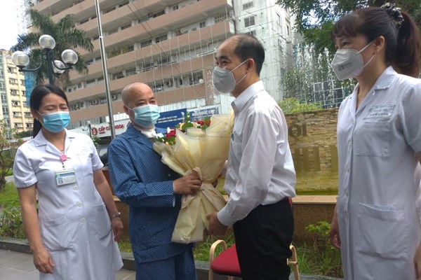 Sau giãn cách, điều quan trọng là tiếp tục tuyên truyền ý thức phòng, chống dịch bệnh cho người dân - Anh 2
