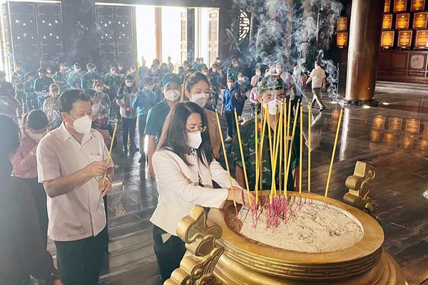 TP.HCM: Khởi động tour du lịch xanh tri ân lực lượng tuyến đầu - Anh 1