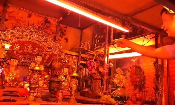 Người theo đạo Mẫu bức xúc khi di sản bị phỉ báng, xúc phạm - Anh 1