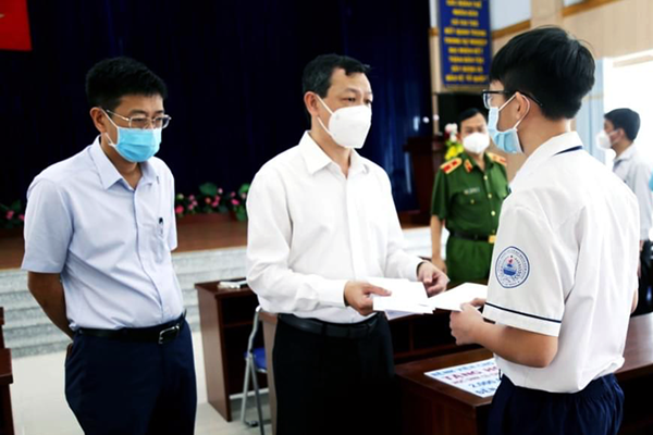 Xây dựng chính sách chăm lo lâu dài cho trẻ mồ côi vì Covid-19 - Anh 1