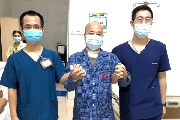 Thoát qua “cửa tử”, trân trọng với cuộc sống hơn - Anh 1