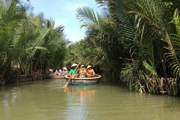 Quảng Nam: Phấn đấu đón 12 triệu lượt khách vào năm 2025 - Anh 5