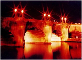 Công trình nghệ thuật “đoản thọ” nổi tiếng thu hút du khách giữa Paris - Anh 2