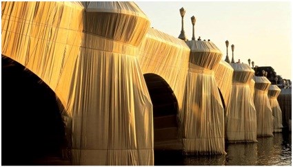 Công trình nghệ thuật “đoản thọ” nổi tiếng thu hút du khách giữa Paris - Anh 3