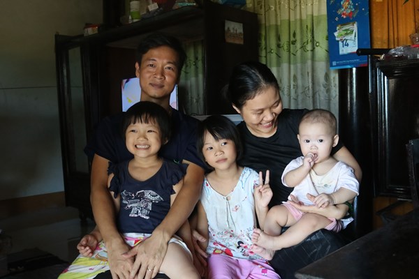 Bán đất, góp hơn 2 tỉ đồng cho địa phương phòng, chống dịch ở Quảng Bình: “Việc này vợ chồng tui nung nấu từ lâu rồi...” - Anh 1