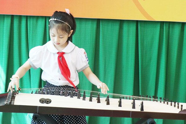 Em Nguyễn Trần Vân Khánh đoạt giải “Đại sứ Văn hóa đọc” tỉnh Bắc Giang - Anh 5