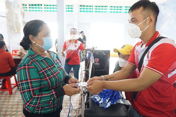 “Thẻ kiểm soát dịch bệnh” góp phần phòng dịch hiệu quả - Anh 1