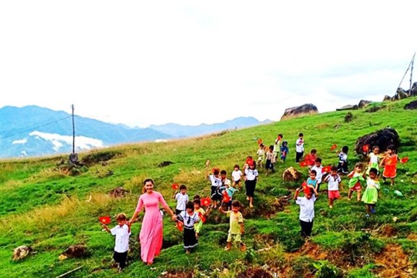 Quan tâm đầu tư phát triển toàn diện vùng đồng bào các dân tộc thiểu số và miền núi - Anh 3