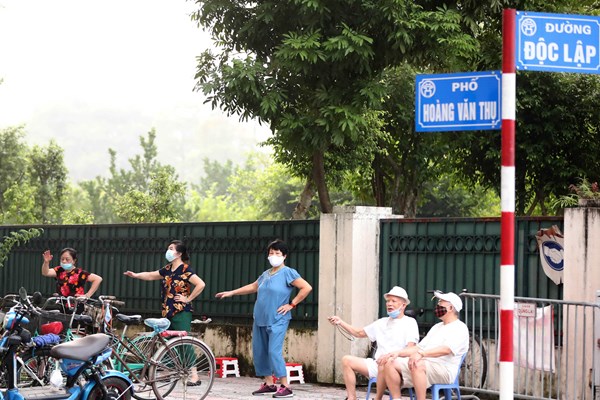 Người dân Hà Nội háo hức được đi tập thể dục, thể thao - Anh 9
