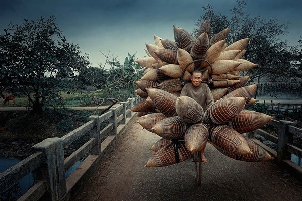 Người bán đó của Lý Hoàng Long đoạt giải ảnh quốc tế - Anh 1