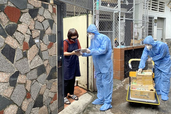 Truyền cảm hứng đọc trong những ngày giãn cách - Anh 1