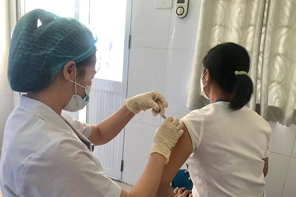 Vắc xin ARCT-154 phòng Covid-19 bắt đầu được thử nghiệm giai đoạn 2 và 3a - Anh 1