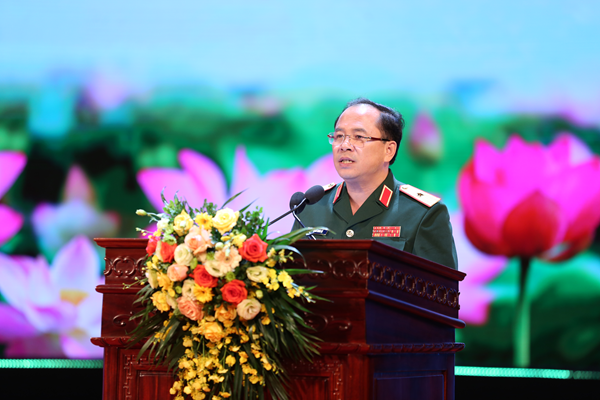 12 năm chặng đường tìm kiếm “Những tấm gương bình dị mà cao quý” - Anh 1