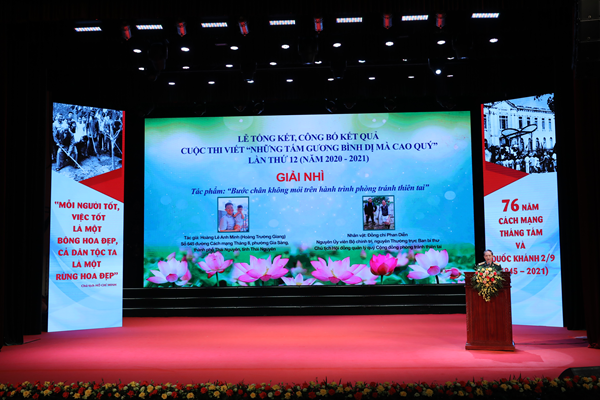 12 năm chặng đường tìm kiếm “Những tấm gương bình dị mà cao quý” - Anh 2