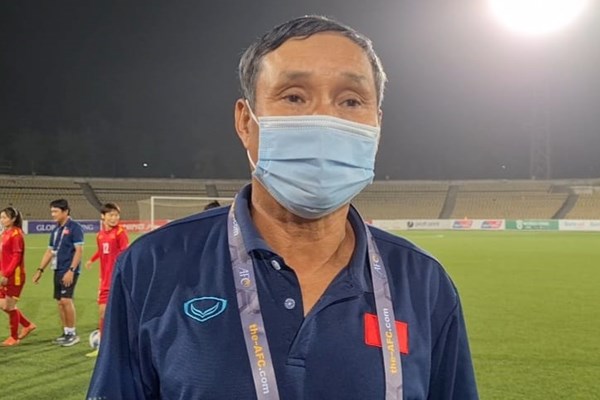 HLV Mai Đức Chung: “Chặng đường phía trước của tuyển nữ Việt Nam vẫn còn dài” - Anh 1