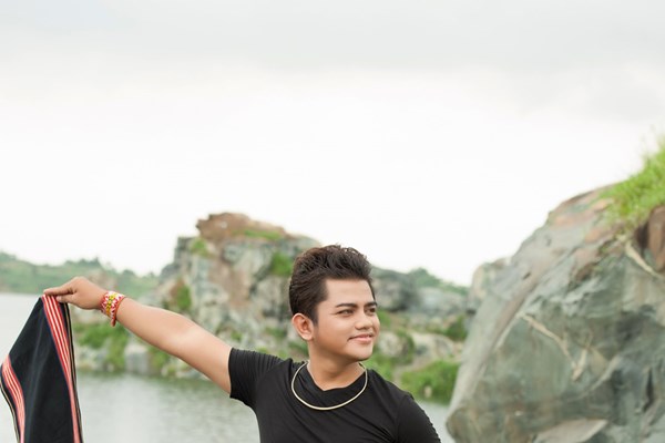 Nhiều mất mát trong làng nghệ thuật Việt - Anh 1