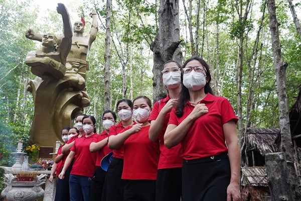 TP.HCM mở dần các hoạt động VHTTDL - Anh 2