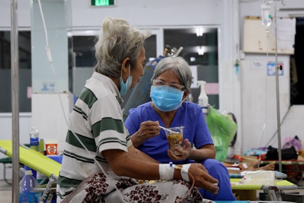 Những lát cắt khốc liệt và đầy hy vọng - Anh 1