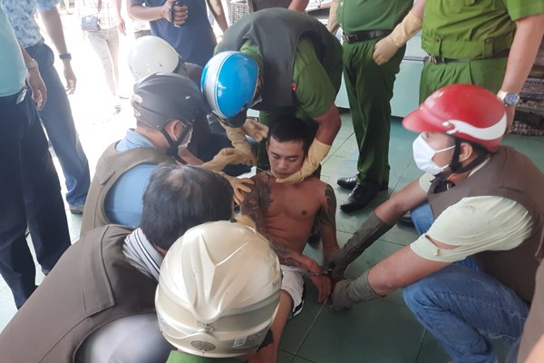Nam thanh niên ngáo đá, nhiễm HIV gây náo loạn khu chợ ở Quảng Nam - Anh 2