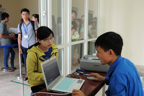 Sinh viên chưa thể trở lại trường - Anh 1