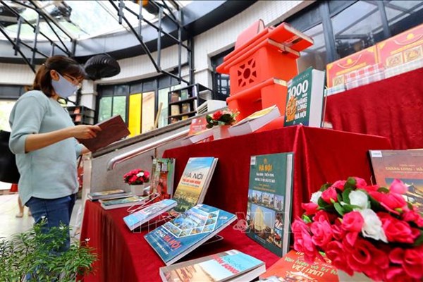 Nhìn về truyền thống để hướng tới tương lai - Anh 1