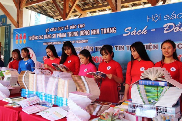 Khánh Hòa có 20 bài thi xuất sắc vào Chung khảo cuộc thi Đại sứ văn hóa đọc - Anh 1