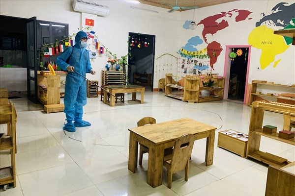 Trường học “phá rào” đón học sinh đến trường bị phạt 60 triệu đồng - Anh 2