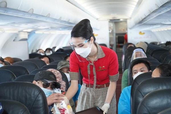 Đường bay nối lại trong sự hân hoan của người dân về một phương tiện an toàn - Anh 14