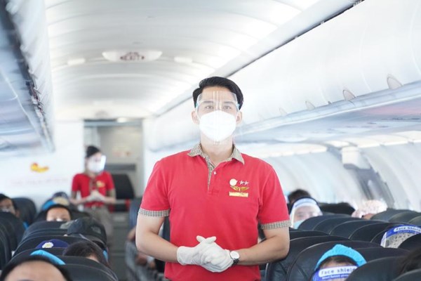 Đường bay nối lại trong sự hân hoan của người dân về một phương tiện an toàn - Anh 8