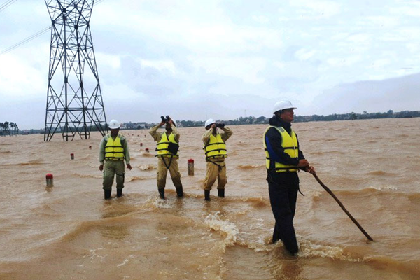 EVN với công tác phòng, chống thiên tai: Chủ động trước mọi tình huống, ứng phó kịp thời - Anh 2