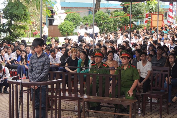 Mô hình pháp luật nào bảo vệ người chưa thành niên - Anh 1