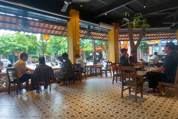 Hồ hởi trong ngày bình thường mới - Anh 1