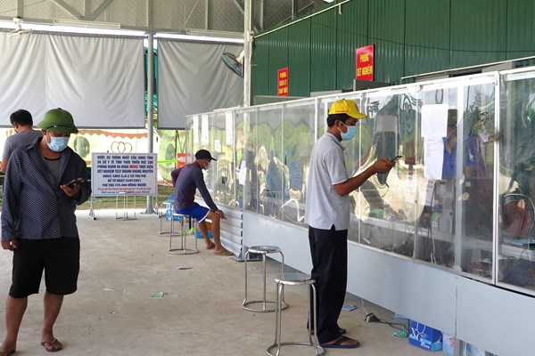 Công dân đến Thừa Thiên Huế chỉ cần khai báo y tế để qua chốt - Anh 1